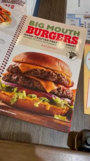 So viel kostet ein guter Burger auf den Philippinen 🫢 #philippinen #reisen #weltreise #auswandern #reisevlog #reisenmachtgl #reiseblogger #urlaub #reisetipps #geheimtipp #fernweh #reiselust #reiseziele #abenteuer #cebu