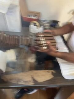 So werden Zigarren in der Dominikanischen Republik verpackt #domrep #karibik #lebeninderkaribik #auswandern #reiseblogger #dominikanischerepublik