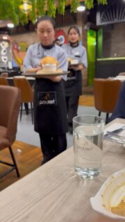 Wie heißt dieses Gericht? 🤔 #myanmar #yangon #reisen #weltreise #auswandern #reisevlog #reisenmachtgl #reiseblogger #urlaub #reisetipps #geheimtipp #fernweh #reiselust #reiseziele #abenteuer