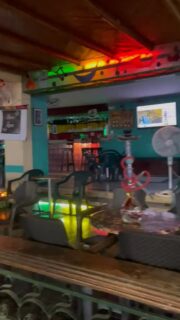 Wenn die Shisha Bar keinen interessiert 😂 #kolumbien #reisen #weltreise #auswandern #südamerika #reisevlog #reisenmachtgl #reiseblogger #urlaub #reisetipps #geheimtipp #fernweh #reiselust #reiseziele #abenteuer