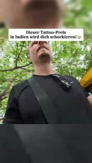 Tattoo für ein paar Euro!?😱 |Mahabalipuram, Indien
🇮🇳 Tattoos in Indien – viel mehr als nur ein moderner Trend!
Viele denken bei Tattoos in Indien vielleicht an moderne Tattoo-Studios und westliche Motive. Dabei hat die Tätowierkunst auf dem indischen Subkontinent eine jahrhundertealte Tradition. Bei verschiedenen indigenen Gemeinschaften wurden Tattoos unter anderem als Zeichen von Identität, Spiritualität, Zugehörigkeit oder als Körperschmuck verwendet.
Heute findet man vor allem in Indiens Großstädten zahlreiche moderne Tattoo-Studios, und Tattoos werden zunehmend als Form von Selbstexpression und Kunst gesehen. Gleichzeitig verschwinden manche traditionellen Tattoo-Praktiken langsam.
Aber wie stehen Inder heute zu Tattoos? Sind sie dort genauso beliebt wie in Europa – oder gibt es noch Vorbehalte? 👀🇮🇳
Würdet ihr euch in Indien ein Tattoo stechen lassen?
#indien #india #tattoo #shorts 
abonniere  @Frankysodyssey  für mehr Reisecontent!