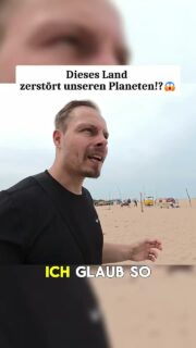 Hier liegt so VIEL Müll!🤮
Warum ist Indien (Mahabalipuram) an vielen Stränden und in Städten so vermüllt? 🗑️🌊
Müll ist in Indien vielerorts ein sichtbares Problem besonders an stark besuchten Stränden und in dicht besiedelten Städten. Die Ursachen sind allerdings vielfältig: rasantes Bevölkerungs- und Wirtschaftswachstum, große Mengen an Einwegplastik, unzureichende Müllentsorgung und Recycling-Infrastruktur sowie fehlendes Bewusstsein bzw. unterschiedliche Gewohnheiten im Umgang mit Abfall.
Gleichzeitig investiert Indien zunehmend in bessere Abfallentsorgung und Maßnahmen gegen Plastikmüll. Das Problem ist also komplexer als nur „die Menschen werfen ihren Müll einfach weg“.
Aber warum ist die Vermüllung in manchen Regionen trotzdem so extrem? Und was wird dagegen unternommen? 
#indien #shorts #travel #beach 
abonniere @F @Frankysodyssey ür mehr Reisecontent!