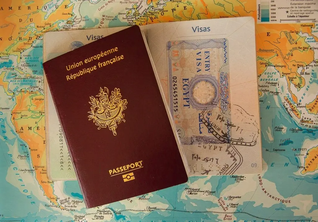 Digitale Nomaden & Auswanderung: Alles, was du über Visa & Aufenthaltsgenehmigungen im Ausland wissen musst